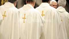 司祭もネットを活用せよ、ローマ法王が異例の説教