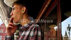 ロシアで禁煙法スタート、堂々逆らう喫煙者たち