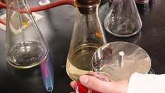 300人の遺体を薬品で溶かして処理したという男が逮捕される