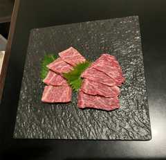 神奈川県横浜市中区相生町2丁目にある焼肉店「焼肉BEEFMAN(ビーフマン) 関内店」頼んだ牛肉(カメノコ、シンシン、イチボ?)