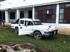 つぎはぎの変な車