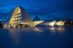Zaha Hadid: Heydar Aliyev Centre