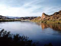 Western States: U.S.A., vista, Colorado River near Hydroelectric Parker Dam
