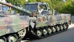 Do Ośrodka Szkolenia Leopard w Świętoszowie trafią dwa wozy szkoleniowe Leopard-NJ - fot. KMW