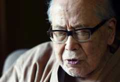 インタビューに答える俳人の金子兜太さん=埼玉県熊谷市で2015年6月15日、喜屋武真之介撮影