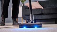 Dreame R20 vacuum floorhead with headlamps lit up