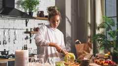 Ab in die Küche! - Olena Harbar / Getty Images