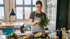 Bom apetite! Buon appetito! On egin! - Maskot / Getty Images
