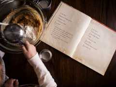 Was Hobbyköche von Rach, Henssler und Mälzer lernen können - Cavan Images RF / Getty Images