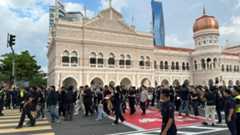 即时滚动 | “逮捕阿占巴基”集会 傍晚宣布和平解散