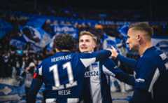 Die Herthaner bejubeln das Tor.