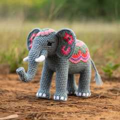 Input PNG file of a crocheted elephant