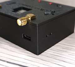 USB_C_chargerWithIndicators