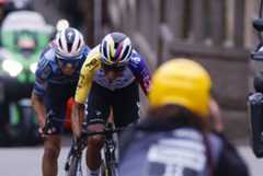 Bernal supera a Landa en el final de la 16ª etapa.