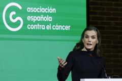La Reina Letizia preside el acto institucional del Día Mundial contra el Cáncer este miércoles en Madrid.