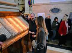 Jorge Azcón, en la Basílica del Pilar de Zaragoza.