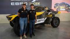 Laia Sanz y su copiloto Maurizio Gerini, con su nuevo Ebro 4x4 T1+ para el próximo Dakar