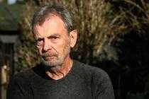 Pierre Lemaitre dans le jardin de sa maison, en Gironde, le 15 décembre dernier.