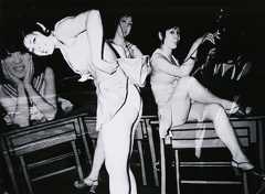 『キャバレーの看板 銀座』「東京 都市の闇を幻視する」より 1971年 ゼラチン・シルバー・プリント