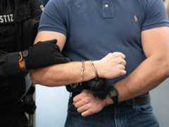 Prozess gegen mutmaßliche Linksextremisten und viel Kritik