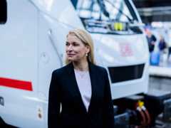 Bahn stoppt Baustellen zu Weihnachten - mehr Züge im Einsatz