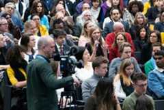 Young people pose questions to Secretary-General António Guterres questions during a UN75 event with youth at the Graduate Institue in Geneva (FILE PHOTO). Young people pose questions to Secretary-General António Guterres questions during a UN75 event with youth at the Graduate Institue in Geneva (FILE PHOTO).