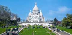 Things to Do in the 18th Arrondissement of Paris – Stay, Eat, Sip. Basilica of Sacré-Cœur, Montmarte. Copyright © 2024 Terence Carter / Grantourismo. All Rights Reserved.