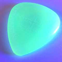 高級ギターピック界の巨星 Essetipicks (エッセティピックス) のZIRIYAB Standard R Lumens その2