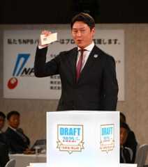創価大・立石逃した広島・新井監督 平川を引き当て「力が抜ける感じだった」