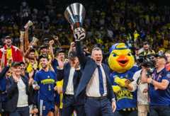 Fenerbahce Beko head coach Sarunas Jasikevicius celebrates after his team defeats Monaco