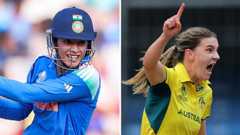 India's Smriti Mandhana (L) and Australia's Annabel Sutherland (R)