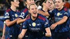 Frida Maanum celebrates