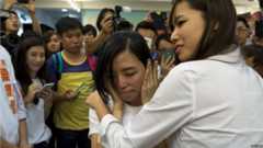 Being congratulated inWhampoa