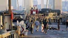 Soldiers surrendering on the Bosphorus Bridge