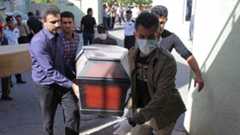 Mourners carry the coffins of their relative Kurdish Peshmerga fighters killed during an advance by Iraqi forces on Kirkuk (17 October 2017)