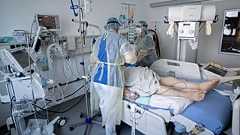 Lungenröntgenaufnahme auf der Intensivstation des Bethel-Krankenhauses in Berlin, Archiv-Bild