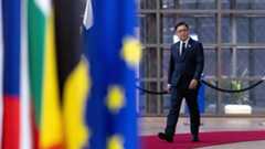 Le ministre thaïlandais des Affaires étrangères, Sihasak Phuangketkeow, arrive à la réunion du Forum ministériel indo-pacifique de l'UE au bâtiment du Conseil européen à Bruxelles, 21.11.2025.