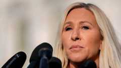 La députée Marjorie Taylor Greene, R-Ga, s'exprime lors d'une conférence de presse sur la loi relative à la transparence des dossiers Epstein, mardi 18 novembre 2025.