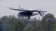 L’eVTOL chinois de 2 tonnes achève un vol d’essai à travers la ville