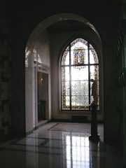 Larger memorial image loading...