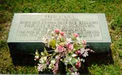 Larger memorial image loading...