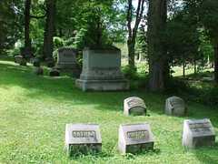 Larger memorial image loading...