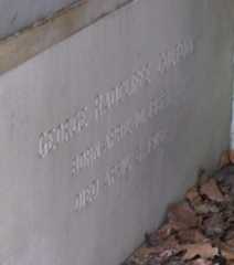 Larger memorial image loading...