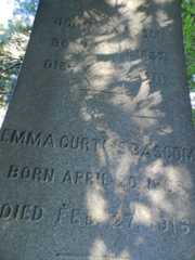 Larger memorial image loading...