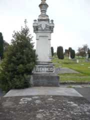 Larger memorial image loading...