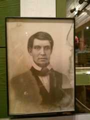 Larger memorial image loading...