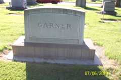 Larger memorial image loading...