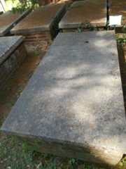 Larger memorial image loading...