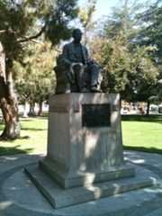 Larger memorial image loading...