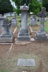 Larger memorial image loading...